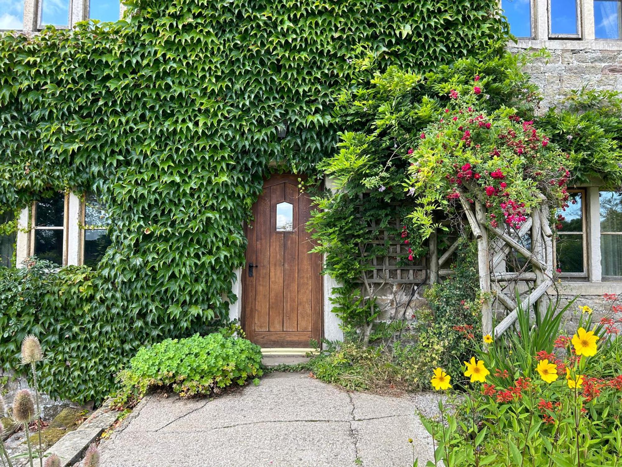 Large Country Farmhouse Waddington  Exterior photo